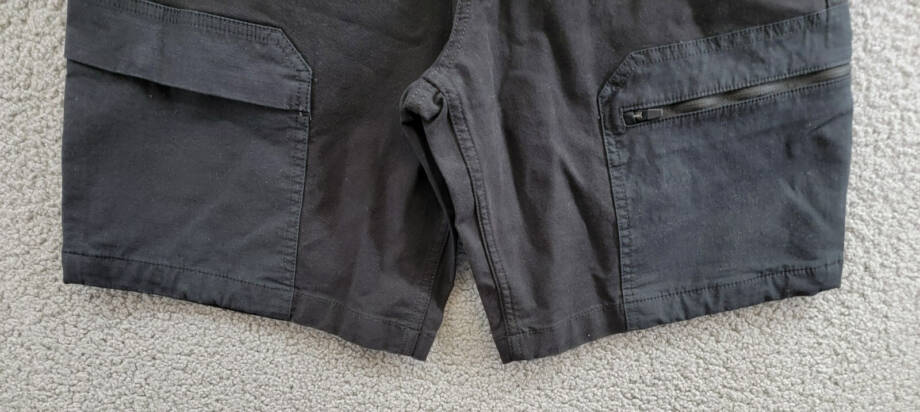BASS OUTDOOR Worker Cargo 9" Shorts Men's 32 Black Pockets Button Zip Closure