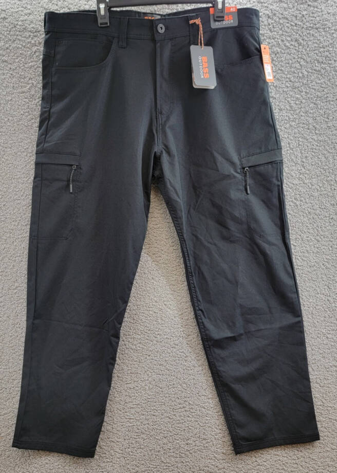 BASS OUTDOOR Essential Tech Cargo Pant Mens 40 Black Beauty Zip & Button Closure