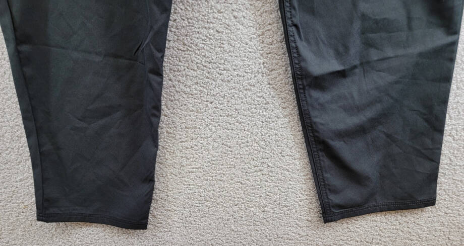 BASS OUTDOOR Essential Tech Cargo Pant Mens 40 Black Beauty Zip & Button Closure