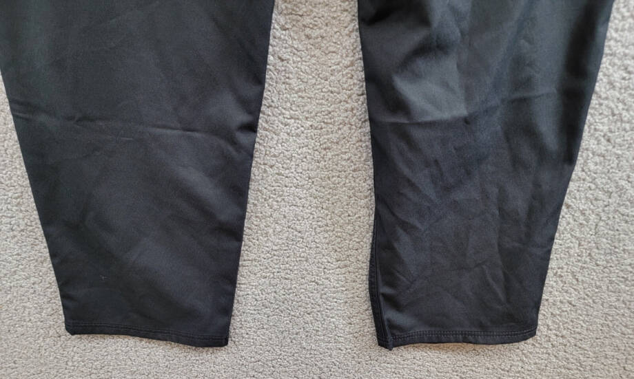 BASS OUTDOOR Essential Tech Cargo Pant Mens 40 Black Beauty Zip & Button Closure