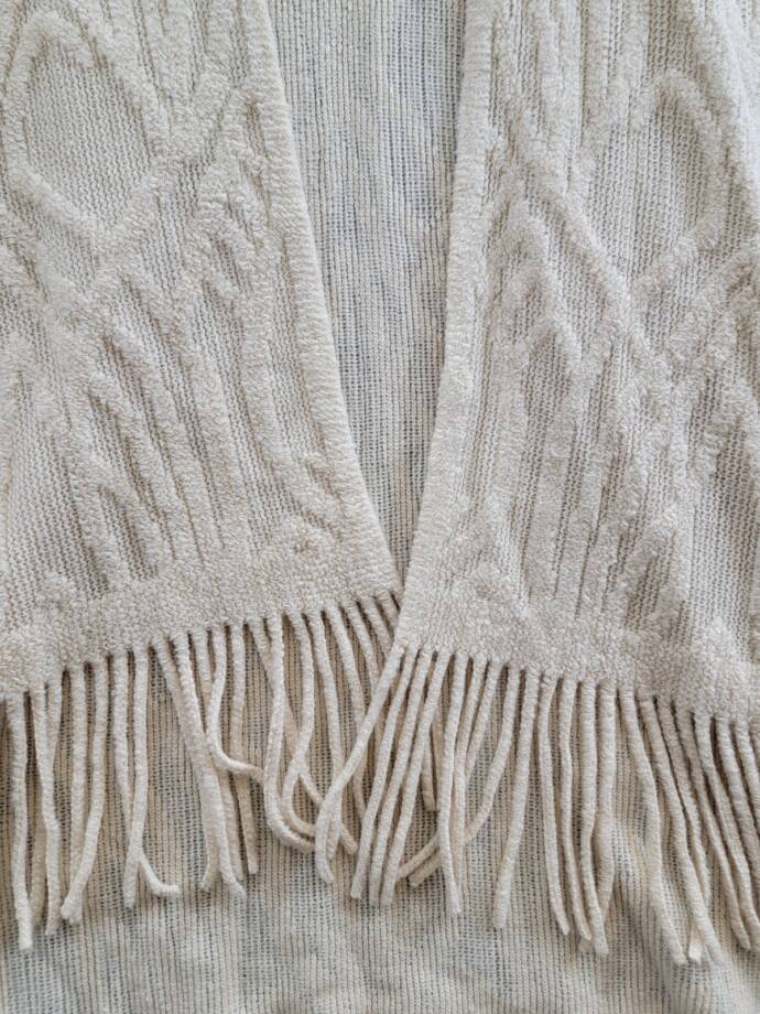 Steve Madden Medallion Brushed Topper Women's OSFM Ivory Fringe Trim