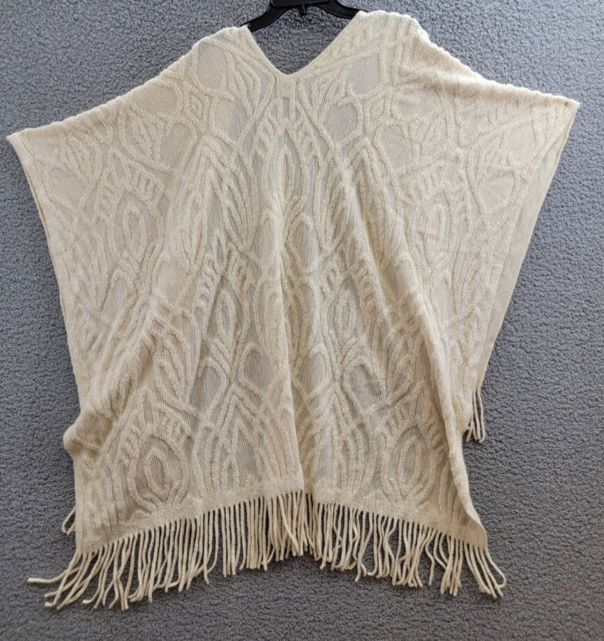 Steve Madden Medallion Brushed Topper Women's OSFM Ivory Fringe Trim
