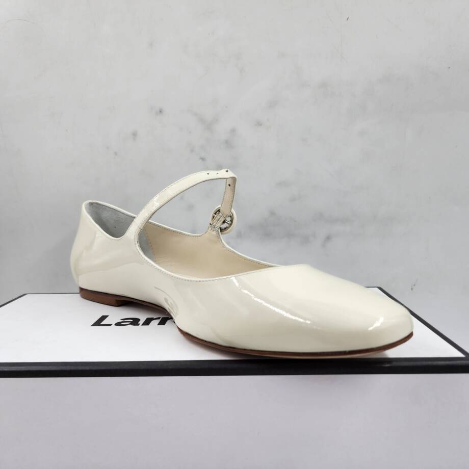 Larroudé Blair Mary Jane Ballet Flats Women's 10 Patent Ivory Buckled Strap