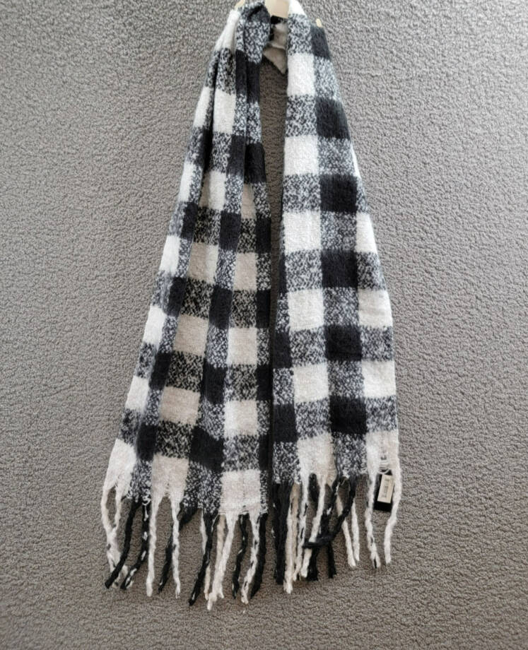 Marcus Adler Cozy Plaid Blanket Fringe Scarf Women's One Size Black/White Plaid