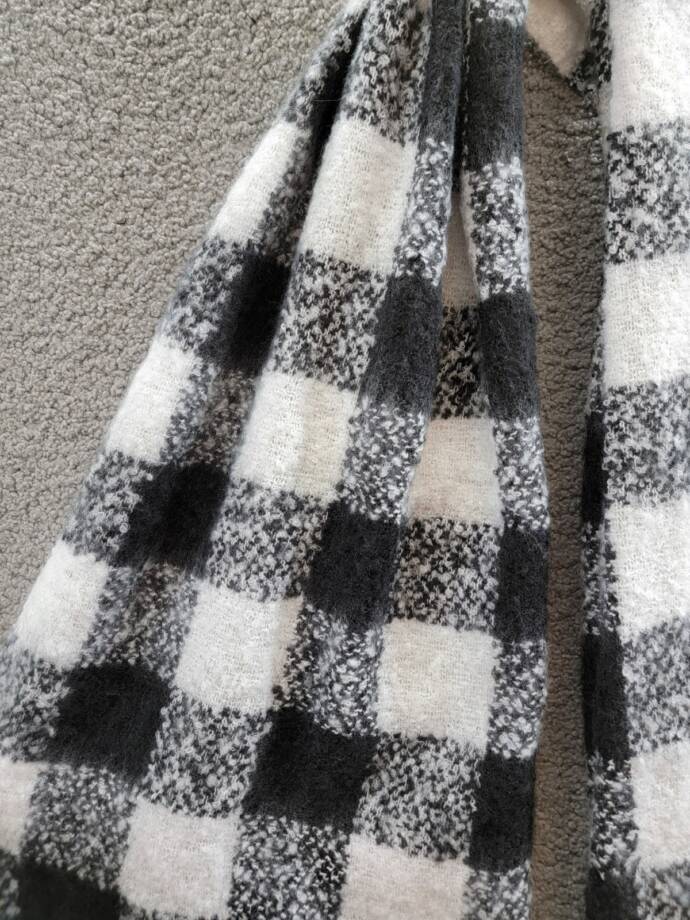 Marcus Adler Cozy Plaid Blanket Fringe Scarf Women's One Size Black/White Plaid