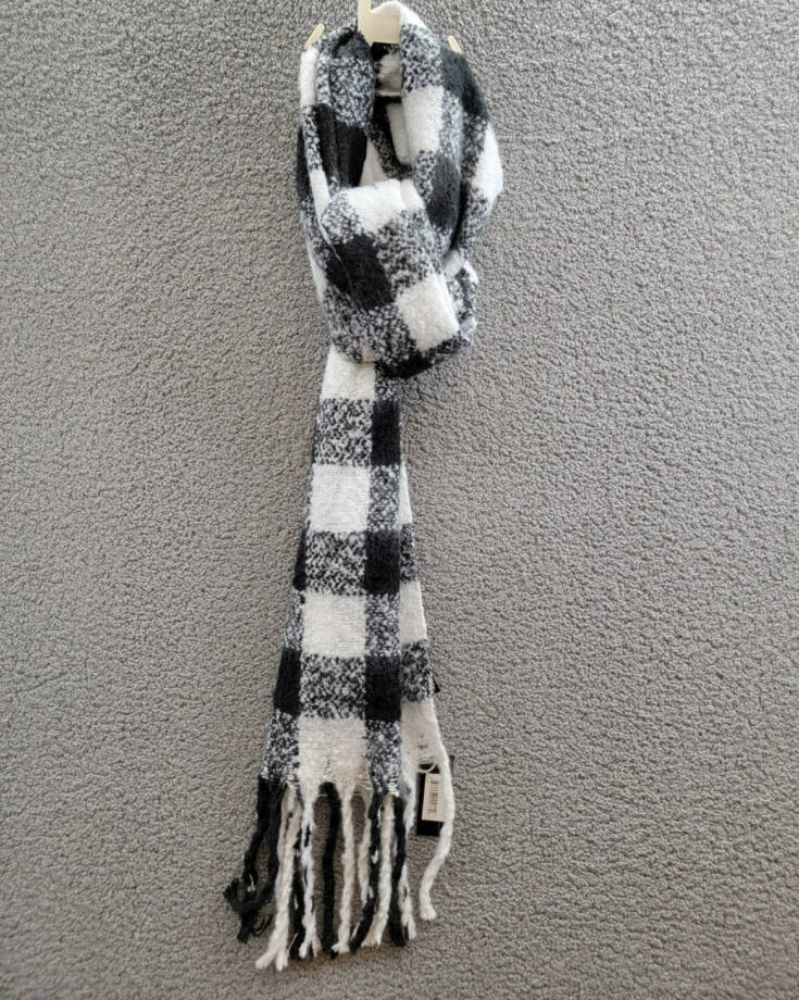Marcus Adler Cozy Plaid Blanket Fringe Scarf Women's One Size Black/White Plaid