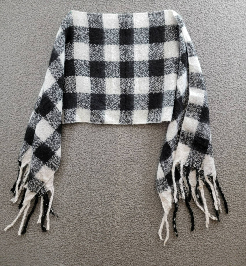 Marcus Adler Cozy Plaid Blanket Fringe Scarf Women's One Size Black/White Plaid
