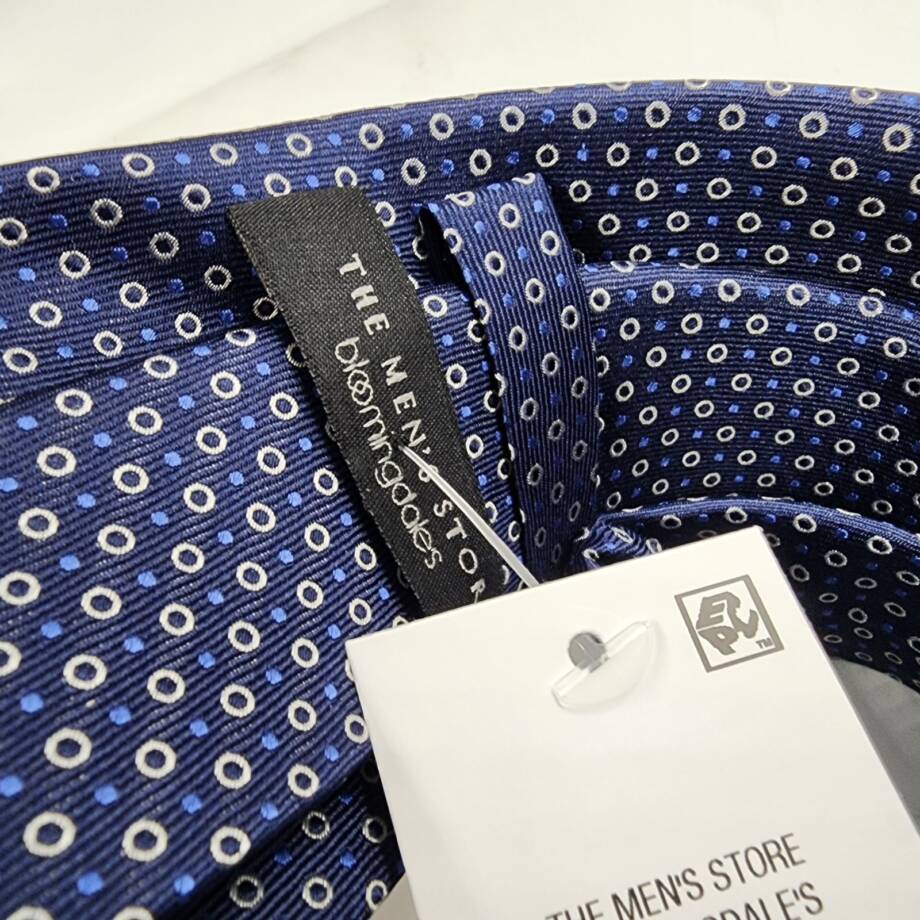 The Men's Store at Bloomingdale's Dots Neat Silk Classic Tie Mens 8 Navy Pointed