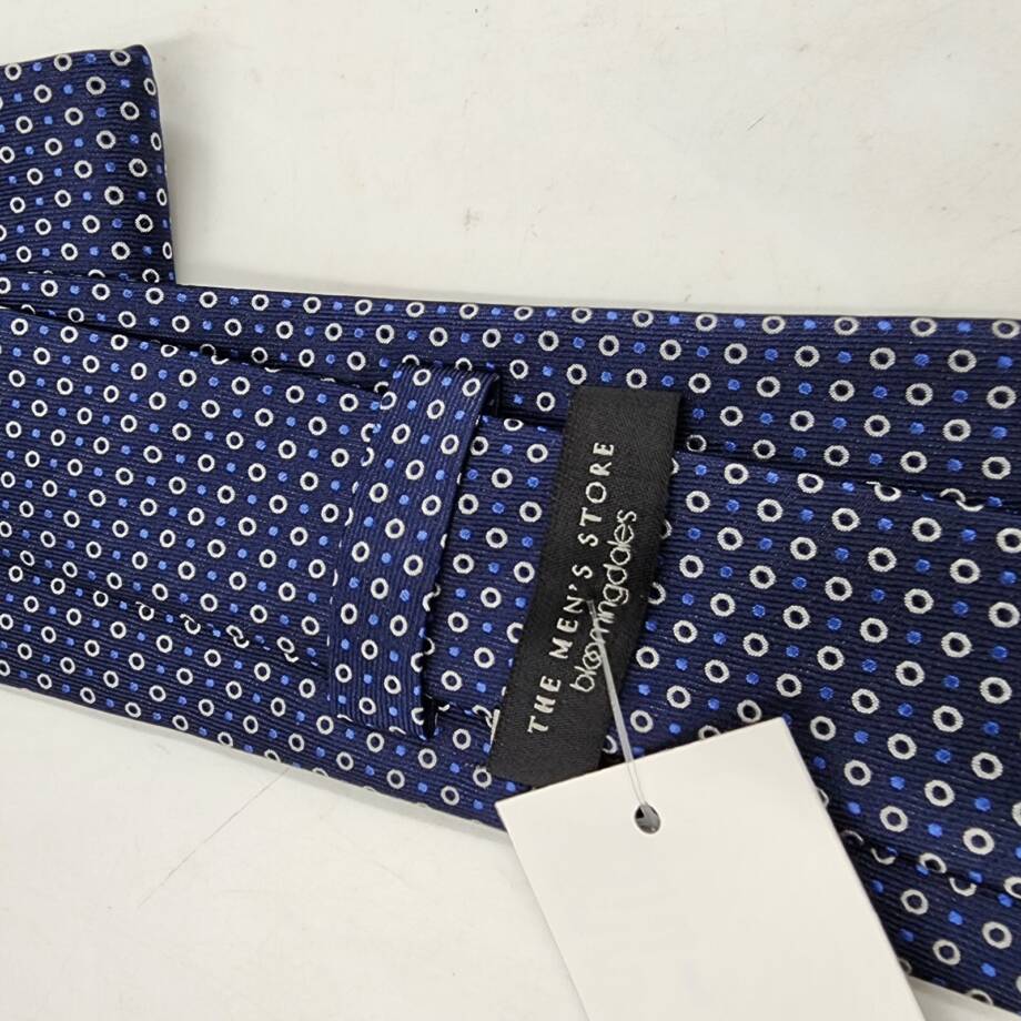 The Men's Store at Bloomingdale's Dots Neat Silk Classic Tie Mens 8 Navy Pointed