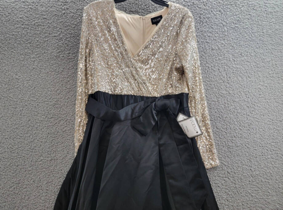 XSCAPE Petite Sequin-Bodice Long-Sleeve Ball Gown Women's 14P Black/Silver Zip
