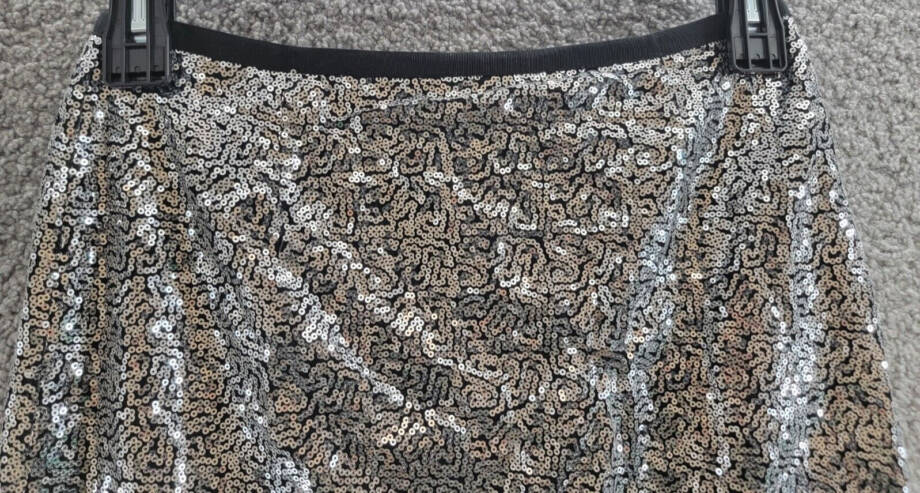 Gracia Sequined Mini Skirt Women's S Silver Center Back Zip Hook And Eye Closure