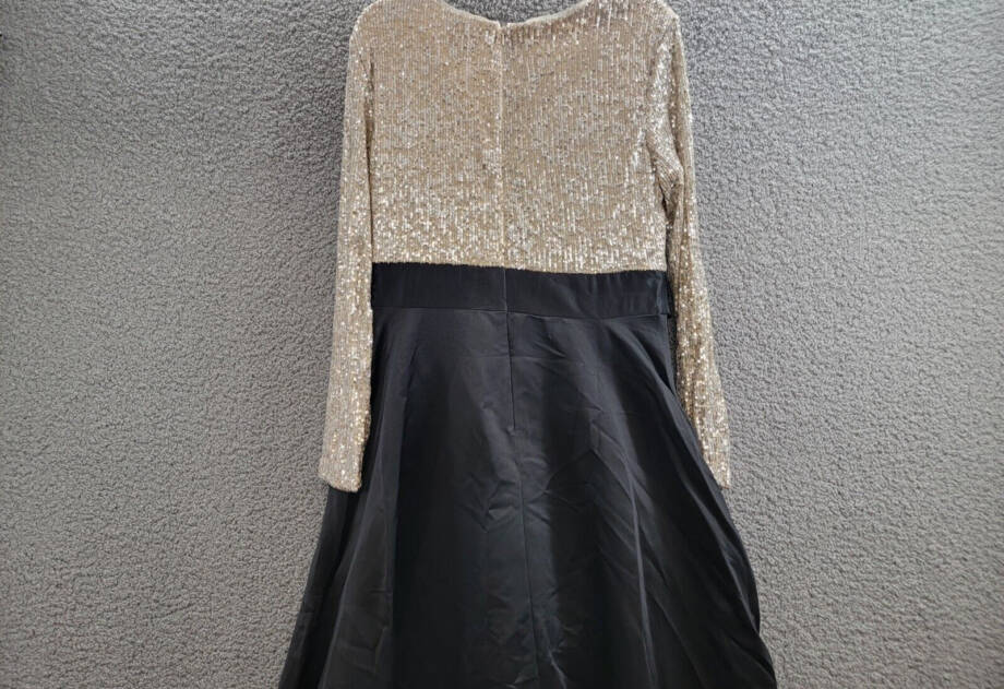 XSCAPE Petite Sequin-Bodice Long-Sleeve Ball Gown Women's 14P Black/Silver Zip