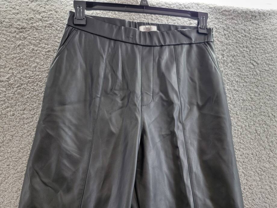 BCBG NEW YORK Faux-Leather Cropped Pants Women's 10 Black Slash Pockets Pull On