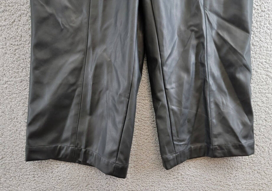 BCBG NEW YORK Faux-Leather Cropped Pants Women's 10 Black Slash Pockets Pull On