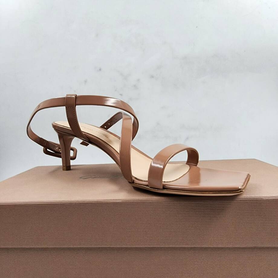 Gianvito Rossi Lindsay High Heel Sandals Womens 37/7US Brown Ankle Strap Closure