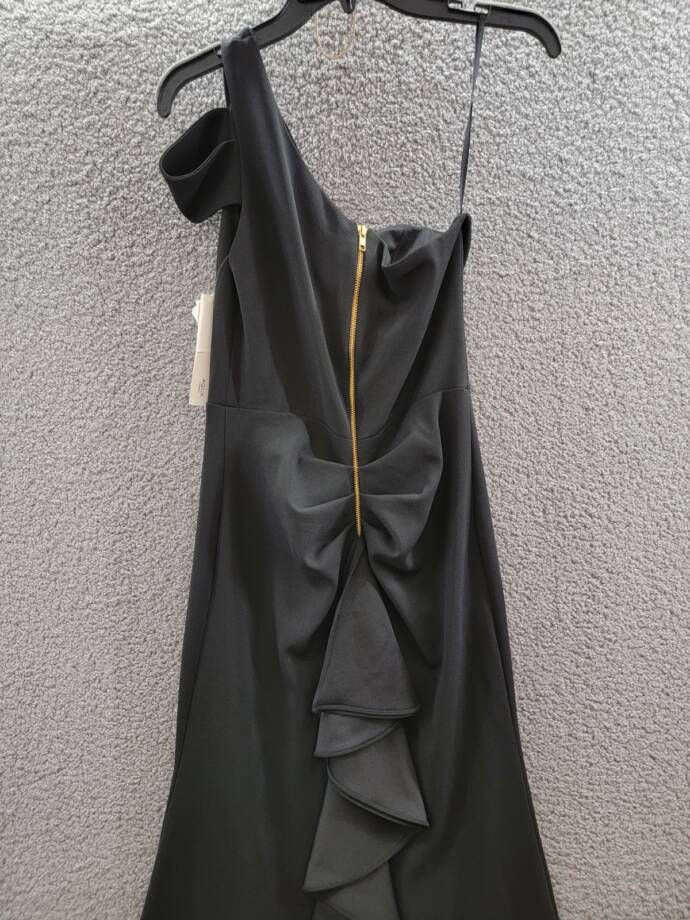 AQUA One-Shoulder Ruffled Gown Women's 6 Black Asymmetric Back Zip Closure