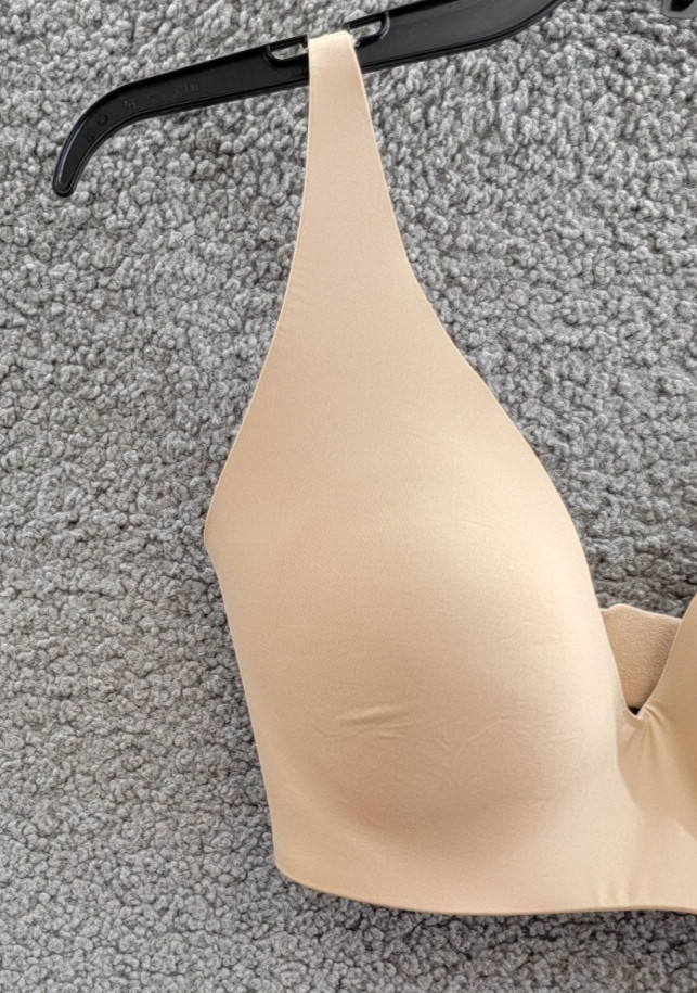 GapBody Everyday Essentials Wireless Bra Women's 34D Brush Beige Back Closure