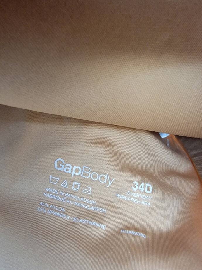 GapBody Everyday Essentials Wireless Bra Women's 34D Brush Beige Back Closure