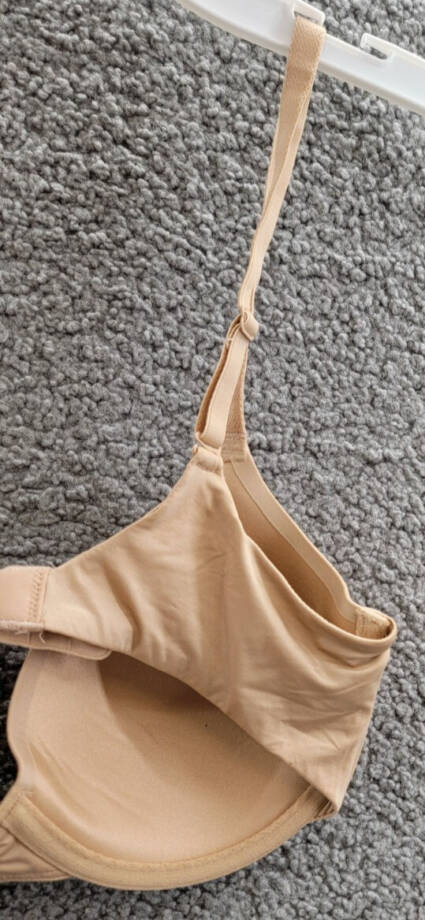 GAP GapBody Everyday Essentials T-Shirt Bra Women's 32D Beige Back Hook Closure