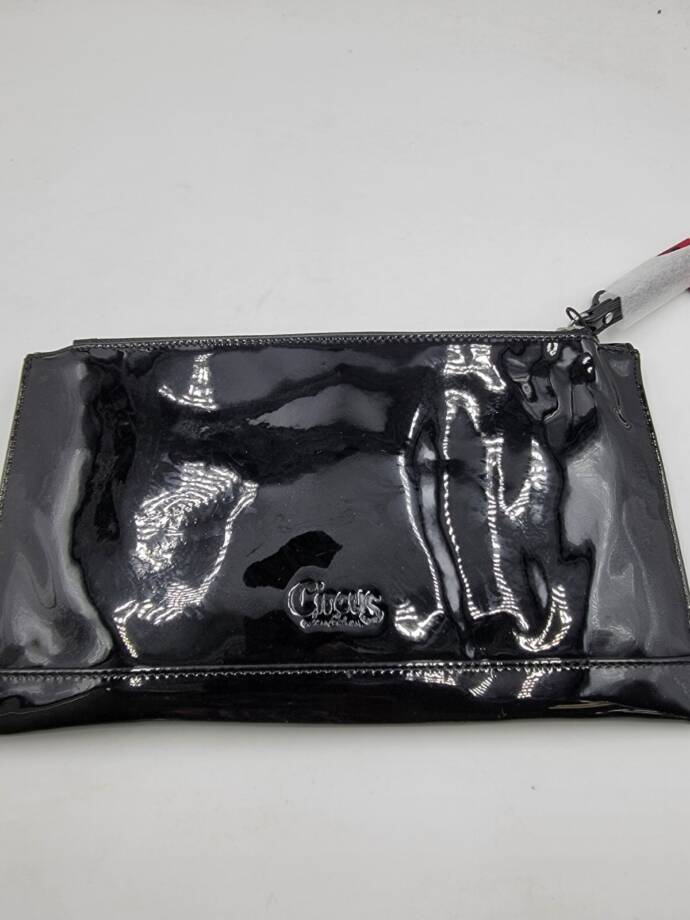 Circus by Sam Edelman Canyon Envelope Patent Clutch Women's O/S Black Magnetic