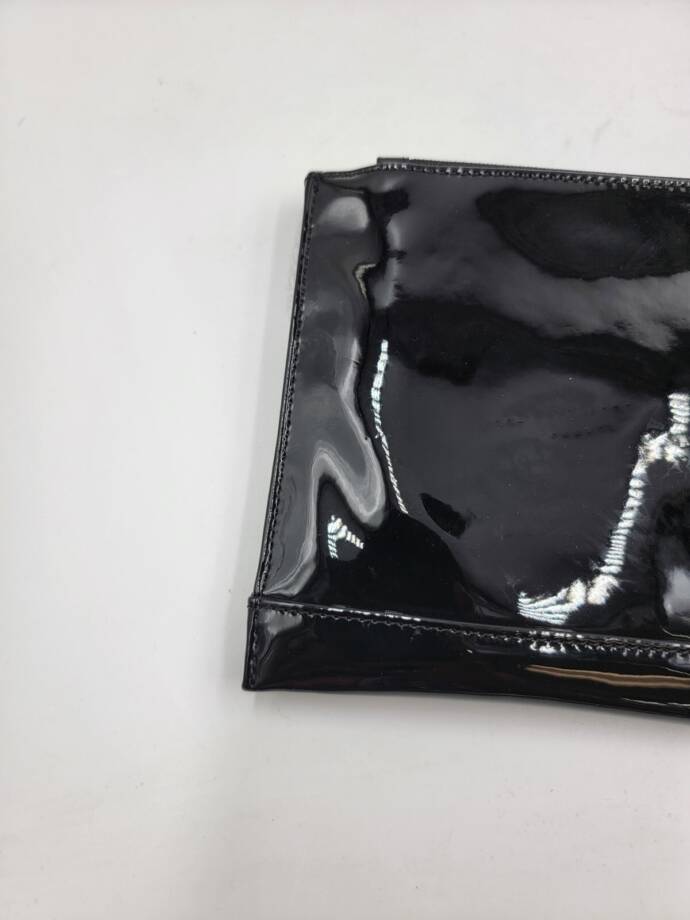 Circus by Sam Edelman Canyon Envelope Patent Clutch Women's O/S Black Magnetic