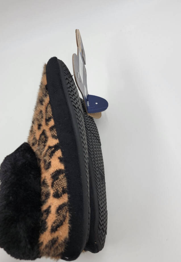 Isotoner Memory Foam Cheetah Comfort Booth Slippers Women's XL 9.5-10.5 Beige