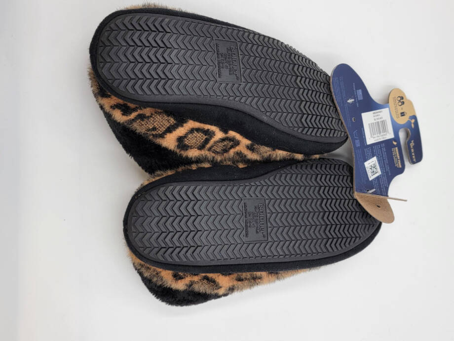Isotoner Memory Foam Cheetah Comfort Booth Slippers Women's XL 9.5-10.5 Beige