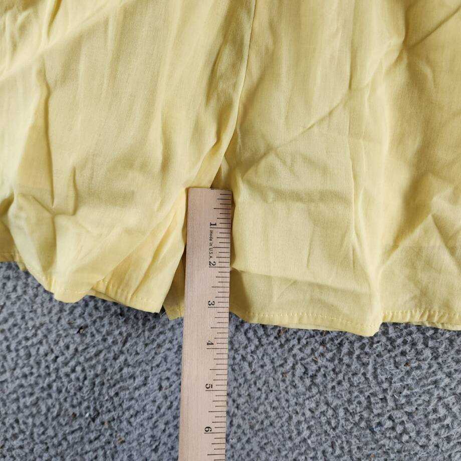 AQUA Pull On Shorts Women's Small Yellow Solid Side Pockets Elastic Waistband