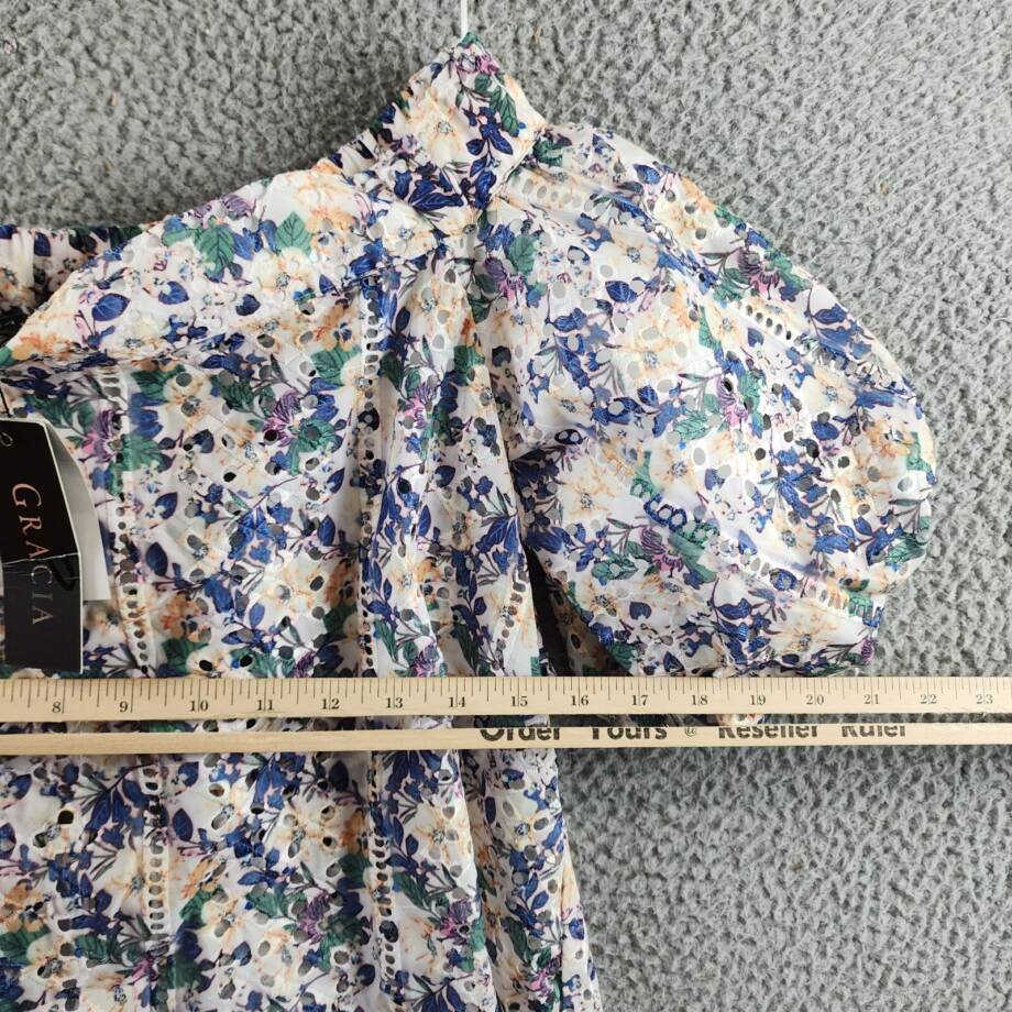 Gracia Floral Eyelet Hi-Low Top Women's M Multi Open Back Short Sleeve Pullover