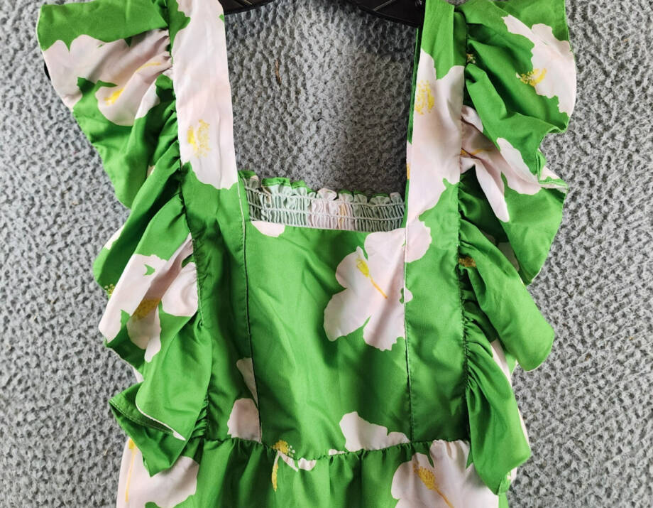 The Lulo Project Smocked Cutout Back Mini Dress Womens M Green Hibiscus Pullover