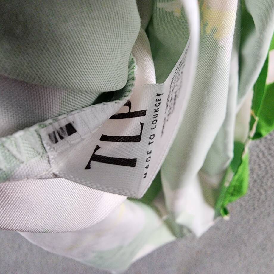 The Lulo Project Smocked Cutout Back Mini Dress Womens M Green Hibiscus Pullover
