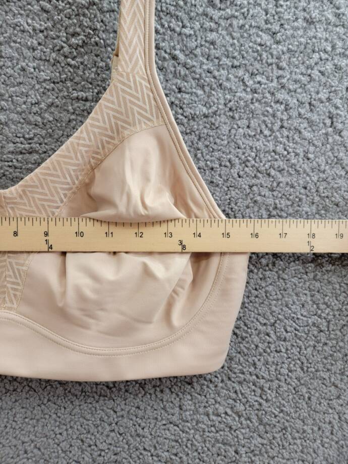 Playtex 18 Hour Bounce Control Wire Free Bra Women's 40DDD Taupe Hook & Eye Back