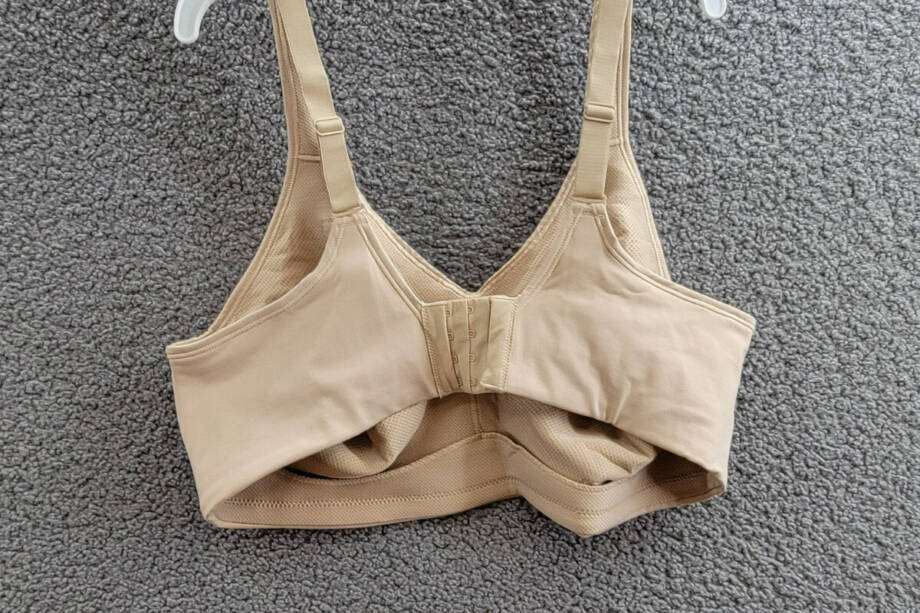 Playtex 18 Hour Bounce Control Wire Free Bra Women's 40DDD Taupe Hook & Eye Back