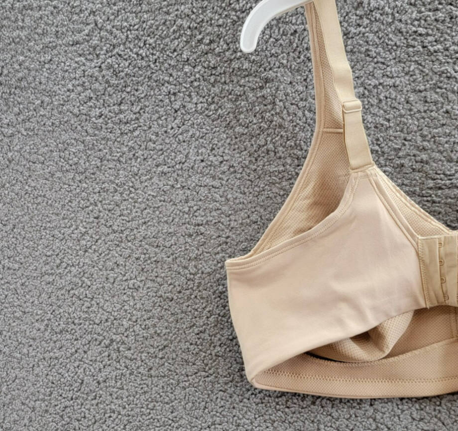 Playtex 18 Hour Bounce Control Wire Free Bra Women's 40DDD Taupe Hook & Eye Back