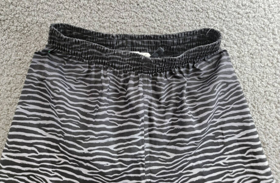 Nike Tiger Fade 7" Volley Swim Shorts Big Boys L Black/White Ombré Elastic Waist