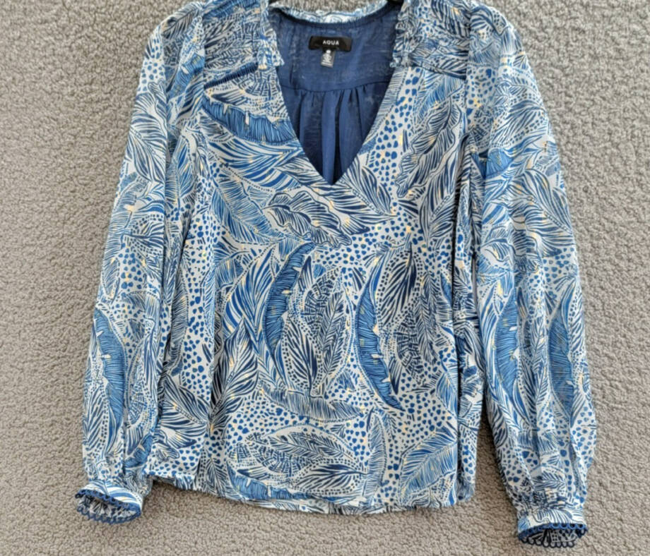 AQUA Leaf Print Blouse Women's XS White/Navy Metallic Vneck Long Sleeve Pullover
