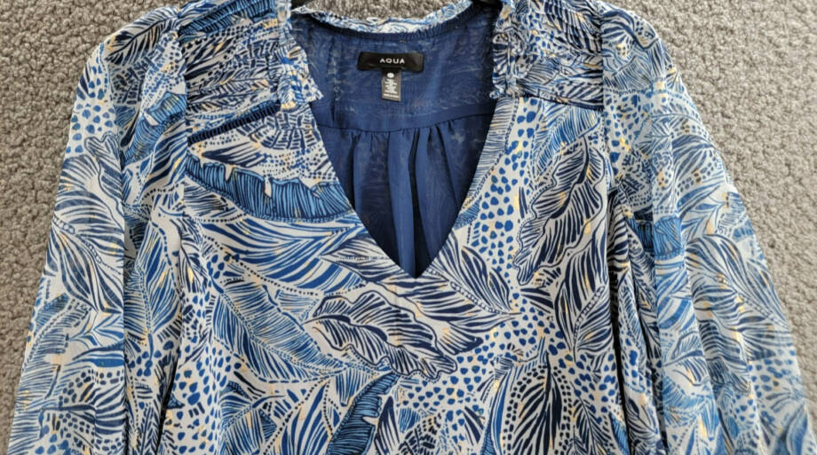 AQUA Leaf Print Blouse Women's XS White/Navy Metallic Vneck Long Sleeve Pullover