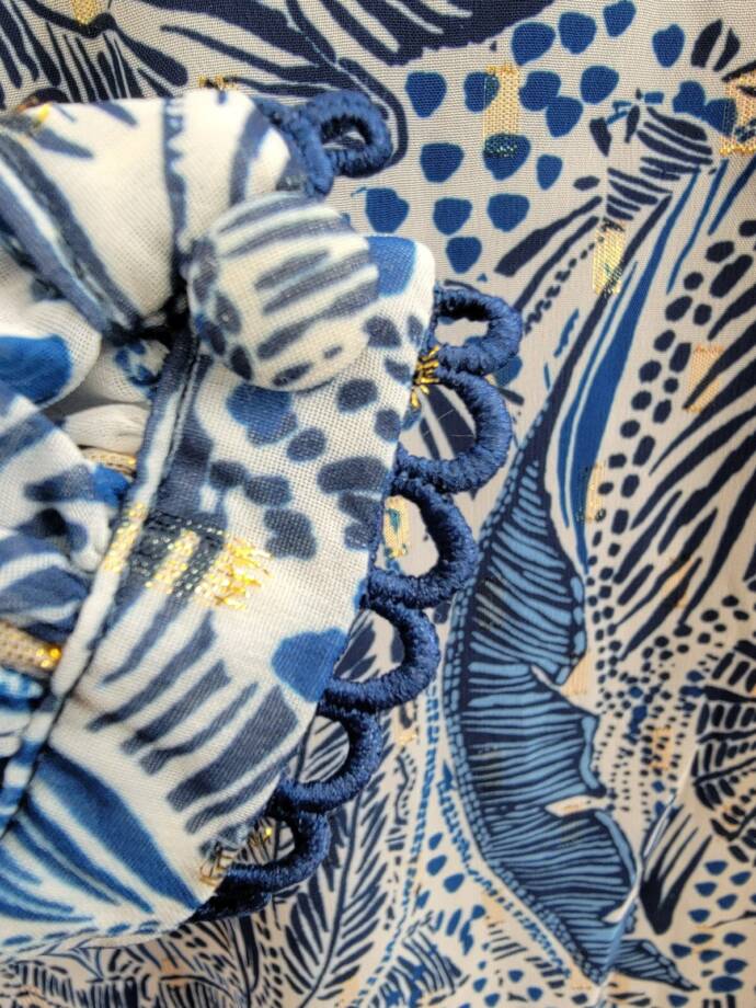 AQUA Leaf Print Blouse Women's XS White/Navy Metallic Vneck Long Sleeve Pullover