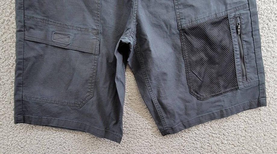 BASS OUTDOOR Explorer Cargo 11" Shorts Men's 32 Navy Zip Fly With Button Closure