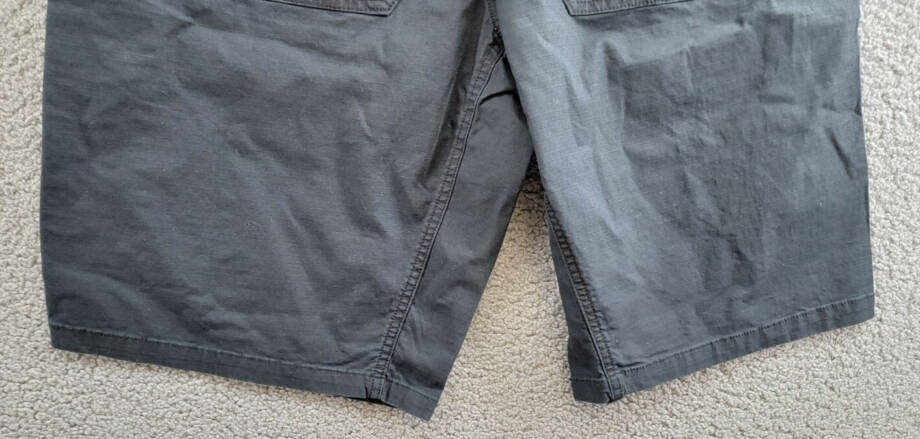 BASS OUTDOOR Explorer Cargo 11" Shorts Men's 32 Navy Zip Fly With Button Closure