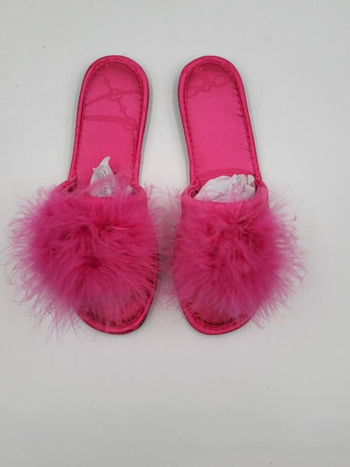 I.N.C. International Concepts Satin Pom Slide Boxed Slippers Women's S 5-6 Pink