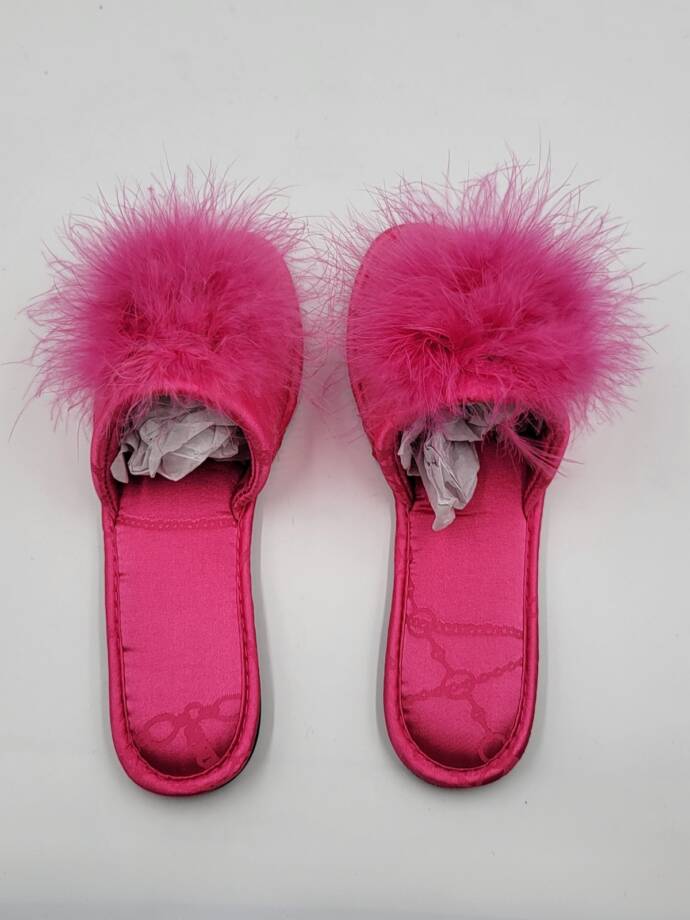I.N.C. International Concepts Satin Pom Slide Boxed Slippers Women's S 5-6 Pink