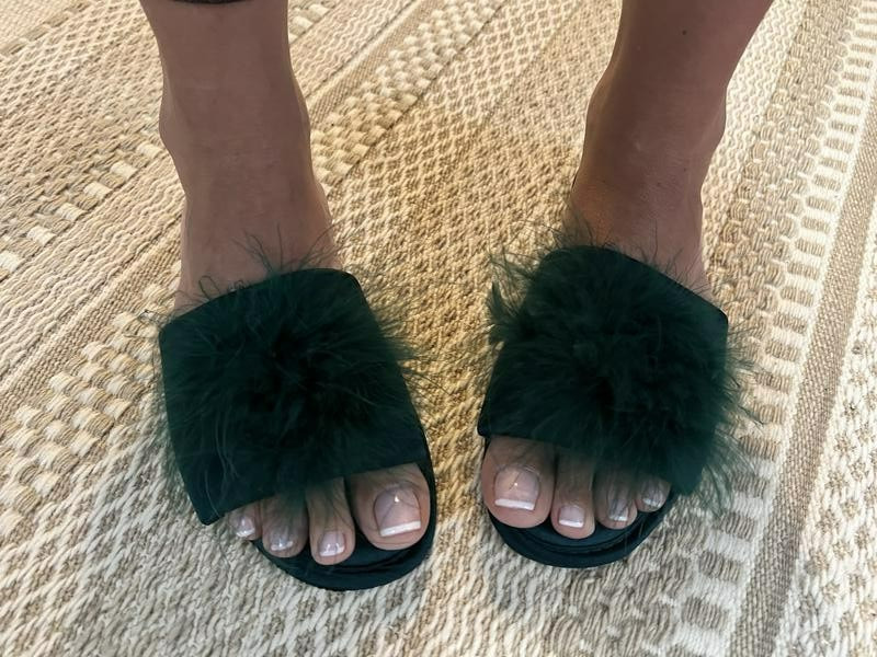 I.N.C. International Concepts Satin Pom Slide Boxed Slippers Women's S (5-6)