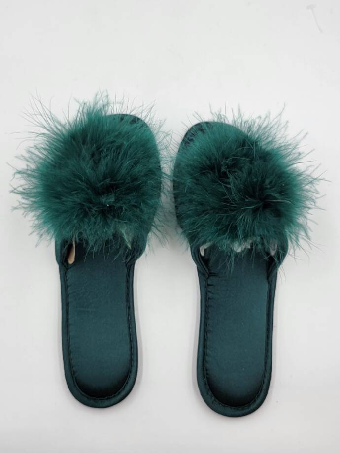 I.N.C. International Concepts Satin Pom Slide Boxed Slippers Women's S (5-6)
