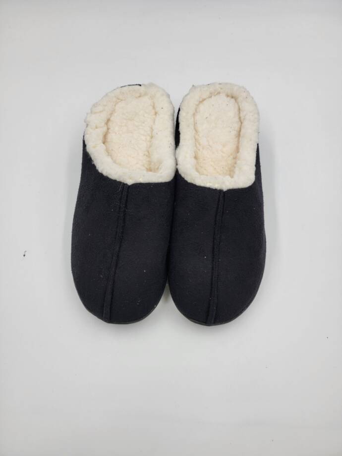 Isotoner Signature Rory Comfort Hoodback Slippers Women's 6.5-7 Black Slip On