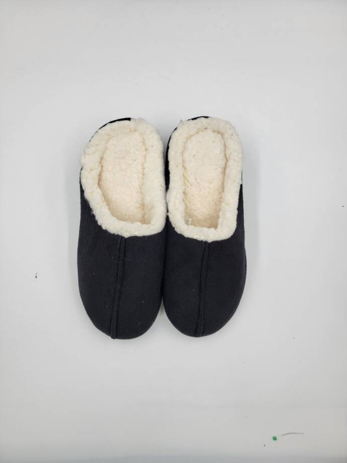 Isotoner Signature Rory Comfort Hoodback Slippers Women's 6.5-7 Black Slip On