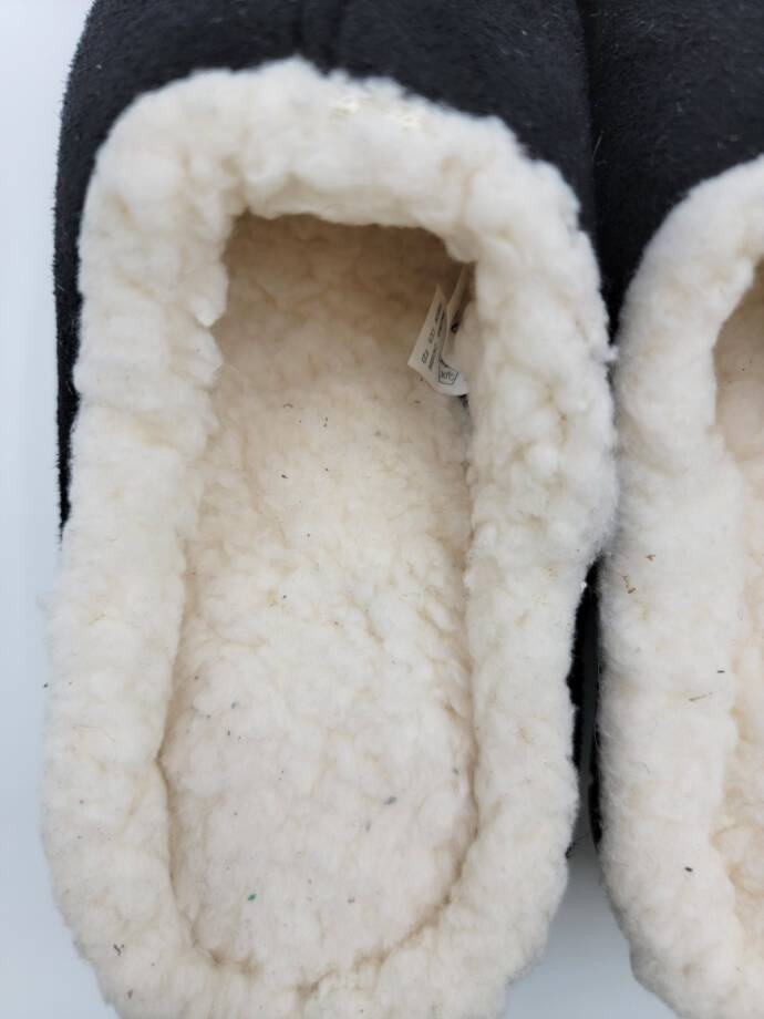 Isotoner Signature Rory Comfort Hoodback Slippers Women's 6.5-7 Black Slip On