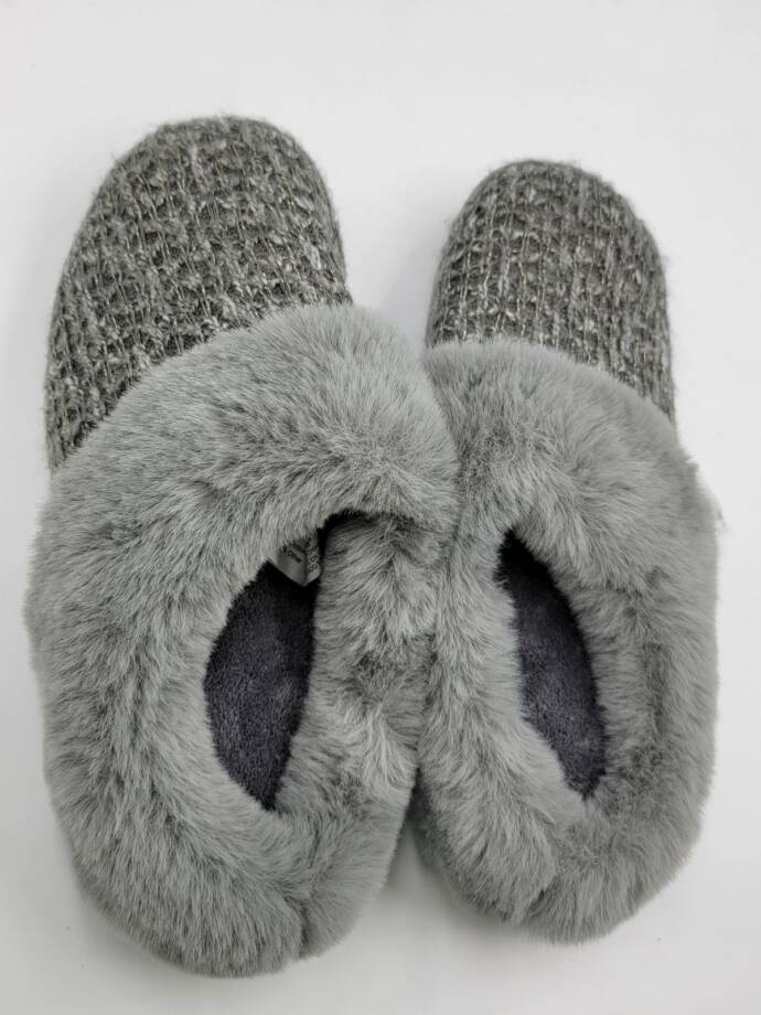 Isotoner Signature Samantha Wool Blend Sweater Boxed Slippers Women's 9.5-10
