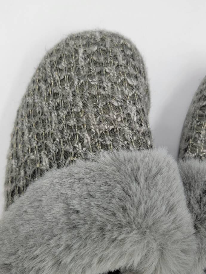 Isotoner Signature Samantha Wool Blend Sweater Boxed Slippers Women's 9.5-10