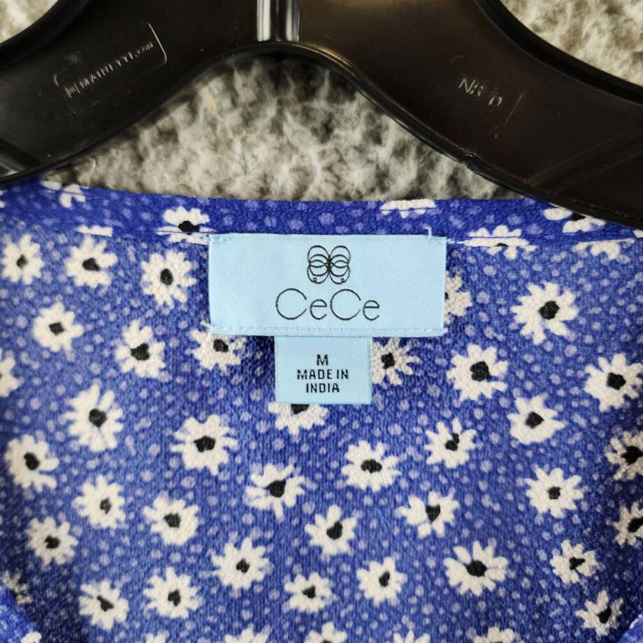 CeCe Daisy Melody Ruffle Short Sleeve Blouse Women's M Cobalt Petal Button Front